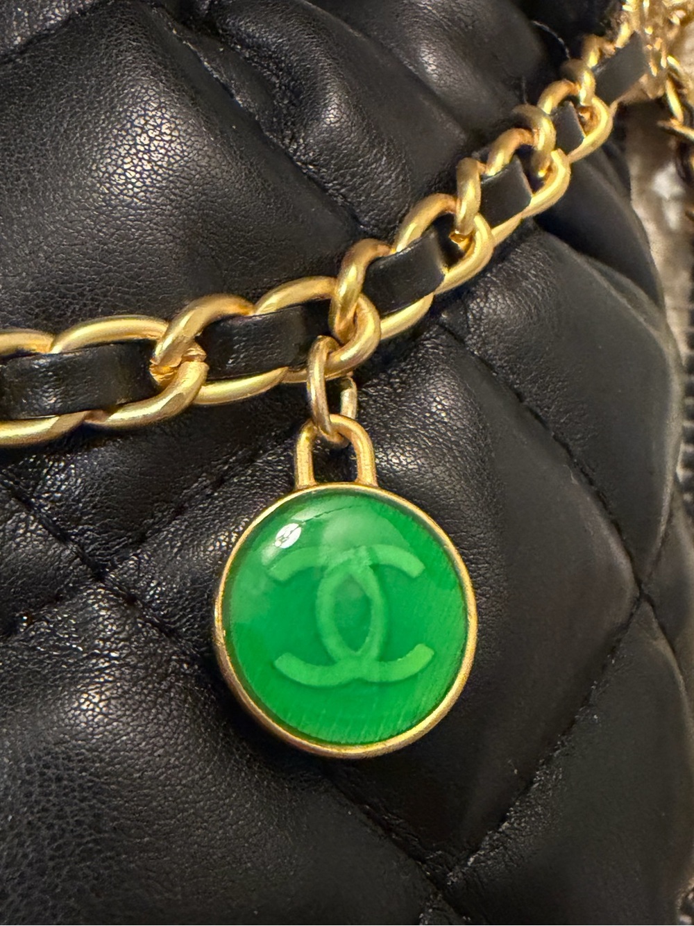 CHANEL Beaute VIP/GWP/ MAKEUP Quilted Crossbody Bag with Charms. Gold Chain. - Picture 9 of 16